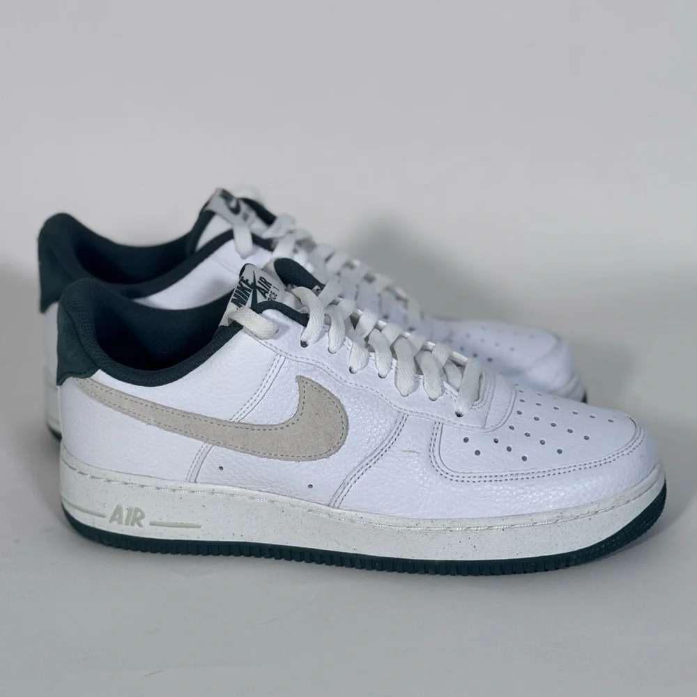 NWOB Nike Air Force 1 '07 LV8 Men's Shoes